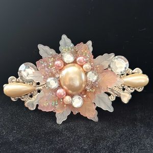 Vintage style broach
